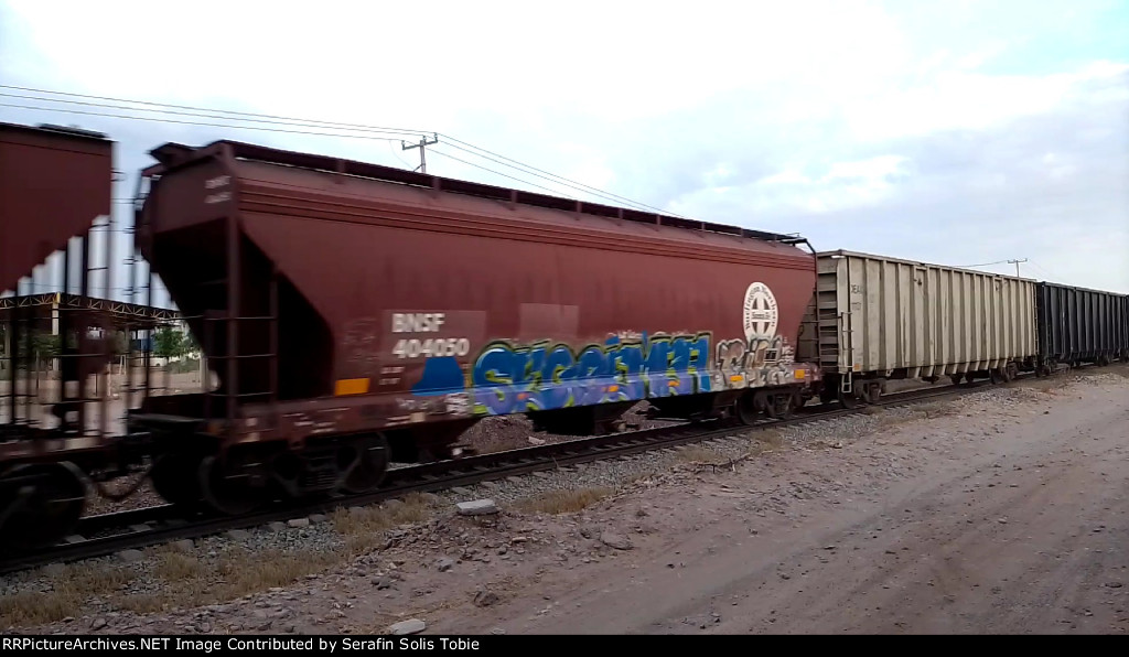 BNSF 404050 Con Grafiti 